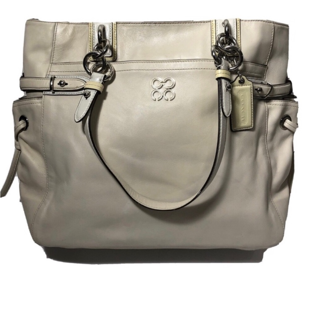 Coach Colette cream leather shoulder bag.